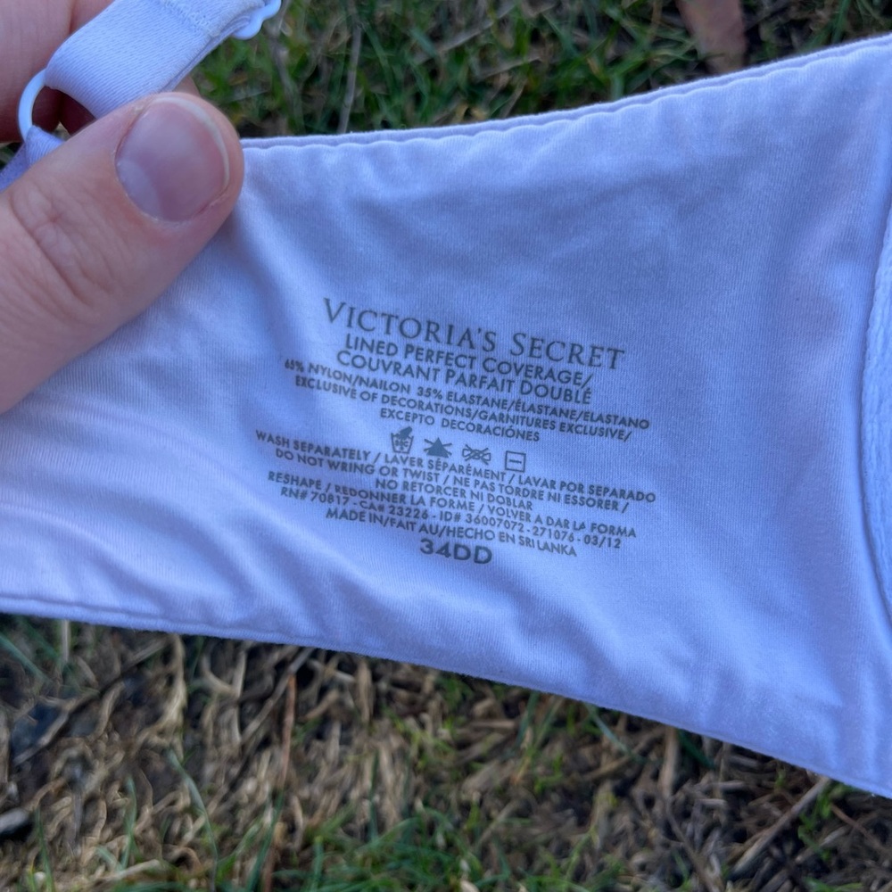 VICTORIAS SECRET lined perfect coverage bra- 34DD - Picture 3 of 3
